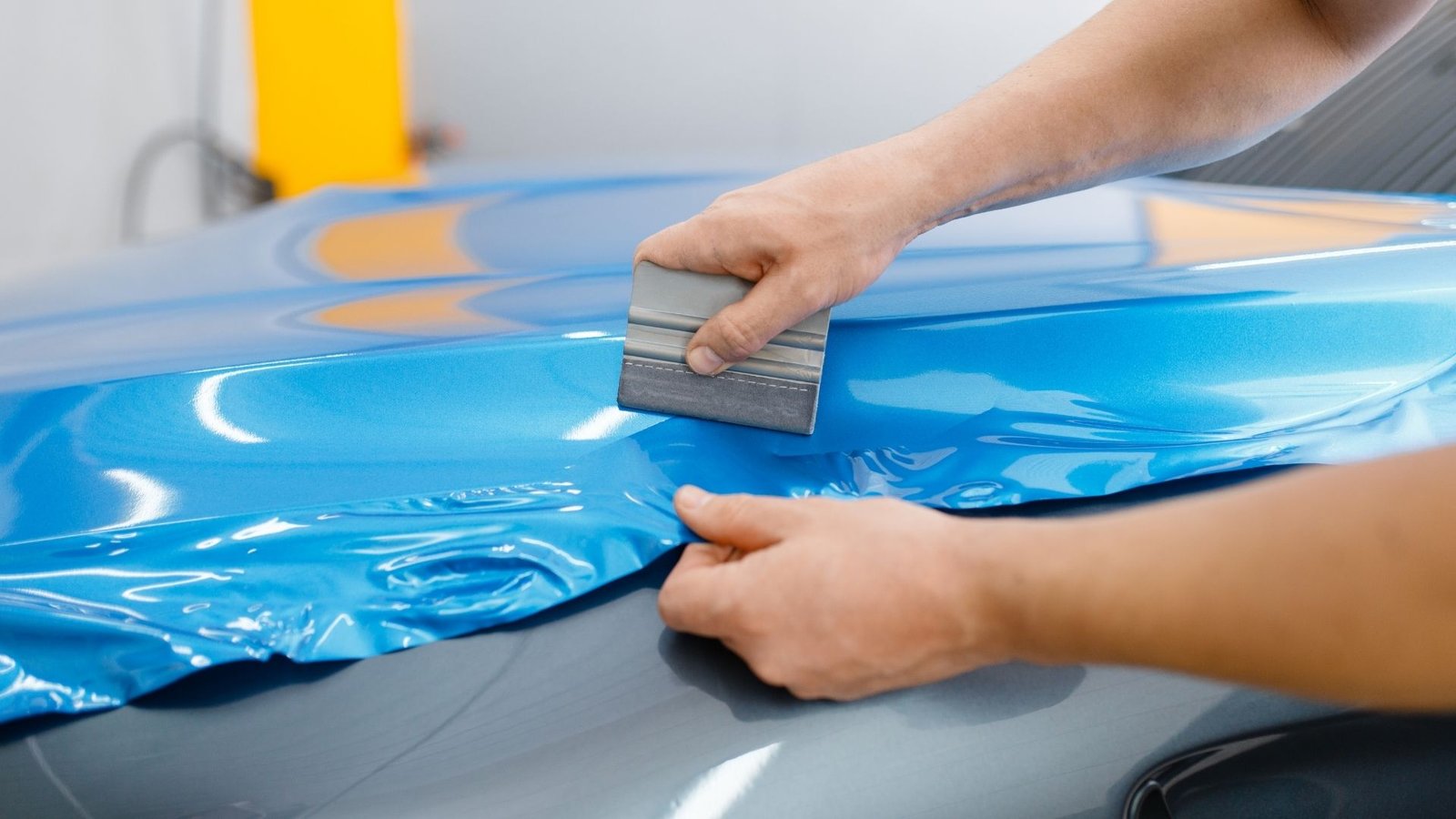detailing garage vinly install image (1)